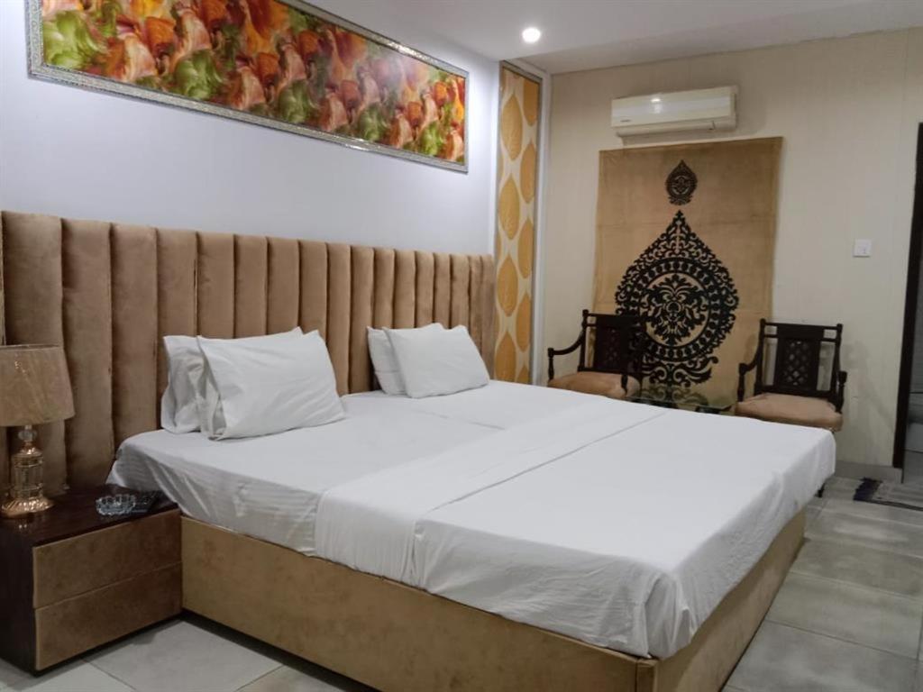 Helen One Hotel Λαχόρη Εξωτερικό φωτογραφία